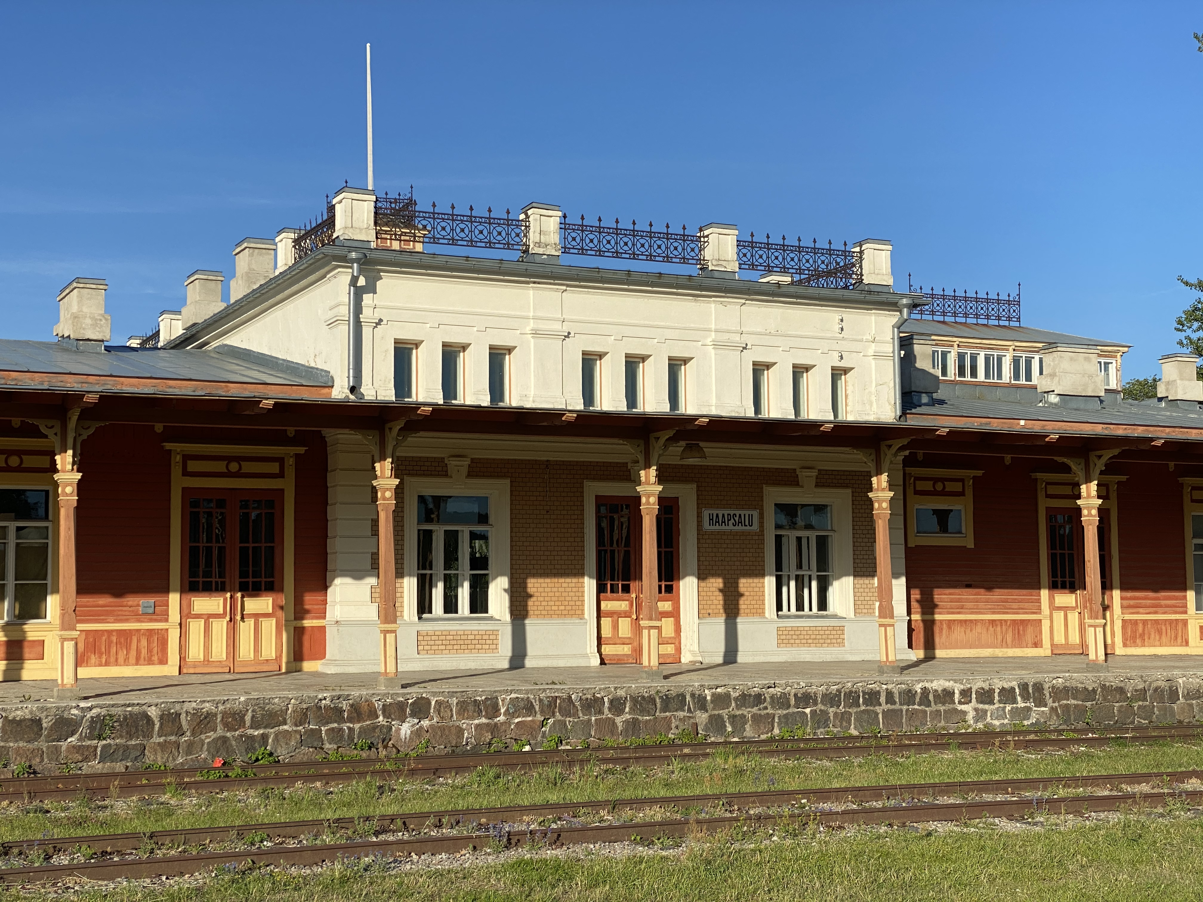 6C1F327E-94A1-4FF5-B2B4-39EDACF45E16