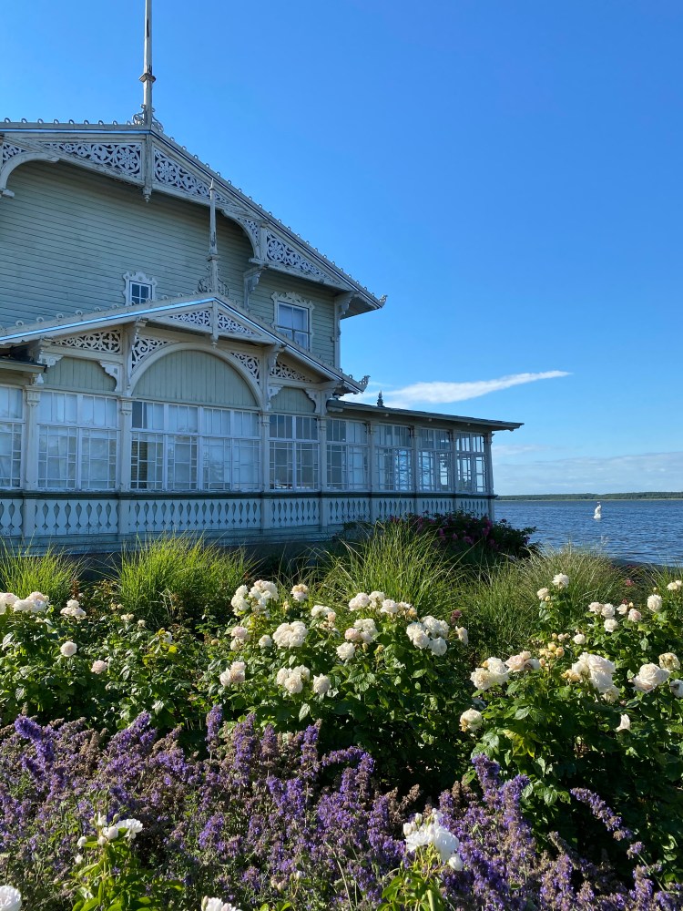 98997EF1-C6AE-4CC3-92CA-CD5FEC4E9088